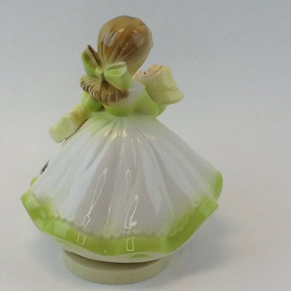 Josef Originals Mother and Baby Rotating Music Box Figurine Plays Brahms Lullaby - Picture 4 of 12